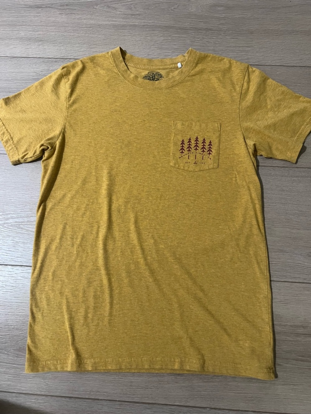Men's PrAna T-Shirt Sz M  Gold Pocket Cotton Stretch Hippie Boho Naughty Pines